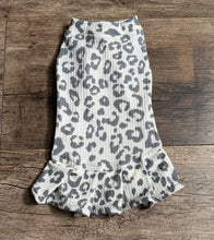 Load image into Gallery viewer, Gray Leopard