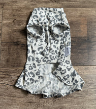 Load image into Gallery viewer, Gray Leopard